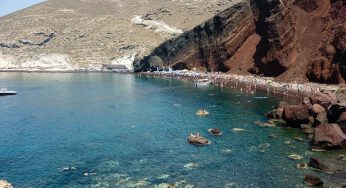 ¿Cuáles son las playas naturistas de Santorini?