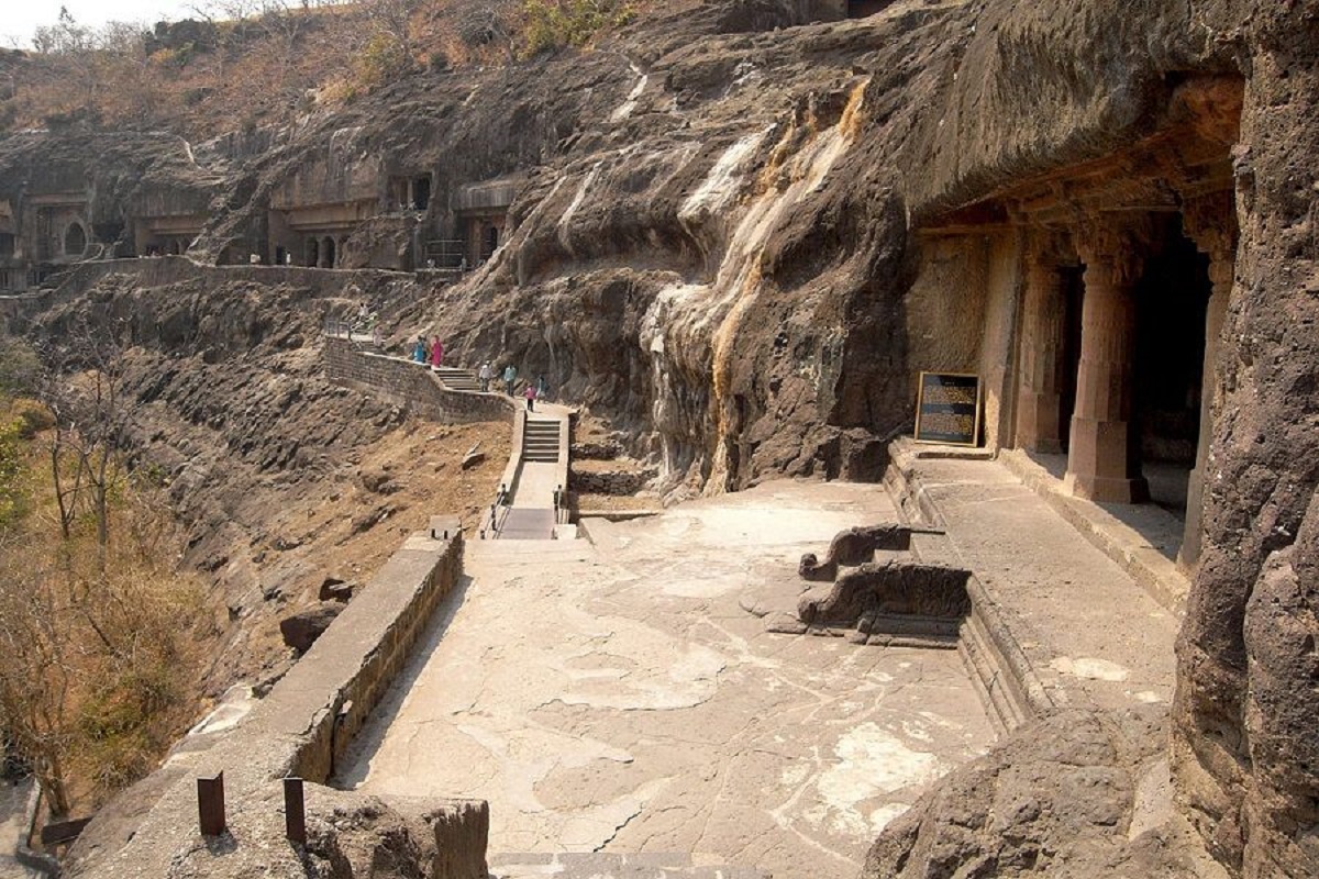 Descubra las antiguas cuevas de Ellora en la India