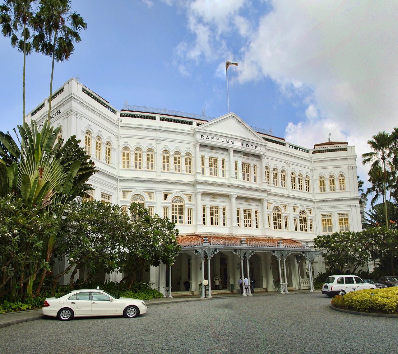 hotel raffles