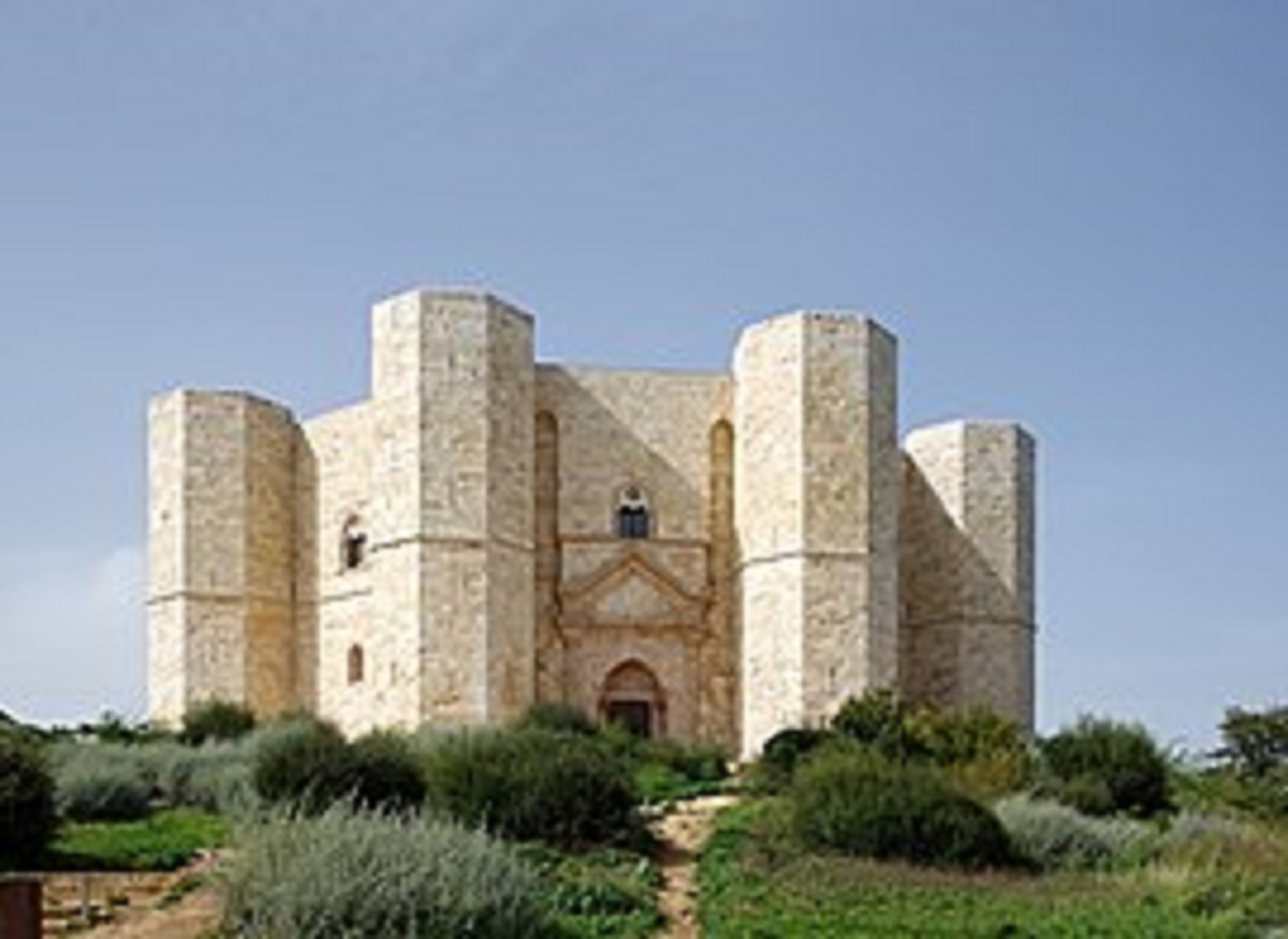 Castillo de Montecolognola: historia y ubicación