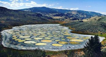 El lago de lunares en Canadá: dónde está y su historia