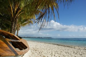 ¡Que levante la mano quien quiera visitar Mauricio ! Sin duda es uno de los lugares más bellos del mundo. Una isla que parece un auténtico paraíso. Casi siempre hace calor, el agua es prácticamente transparente y puedes pasar horas en la playa comiendo fruta fresca.  Es difícil imaginar un lugar mejor.  ¿Cuándo es la mejor época para visitar Mauricio?